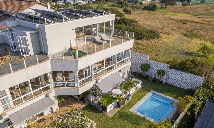9 Bedroom Property for Sale in Poortjies Western Cape
